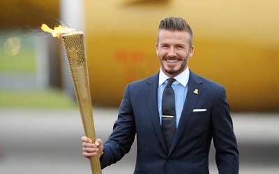 乐竞动态-久保建英穿裆过人戏耍后卫